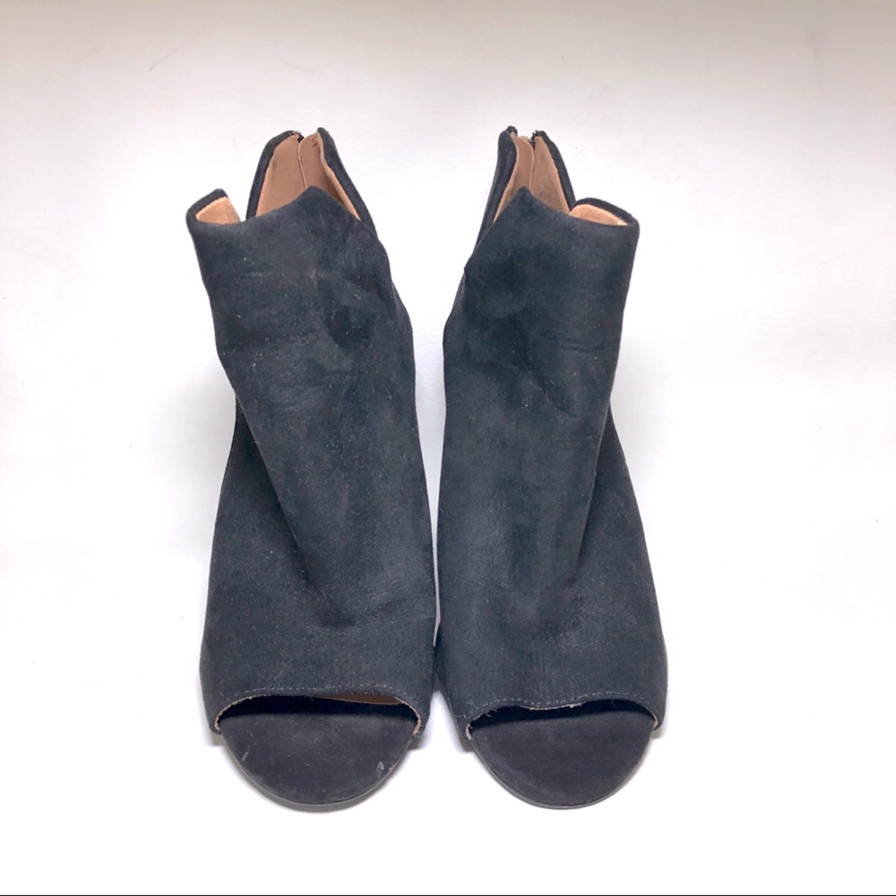 Black Open toe boots.